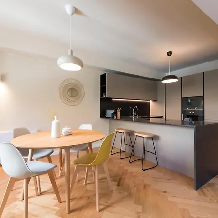 شقة Luxury Center Emporium *