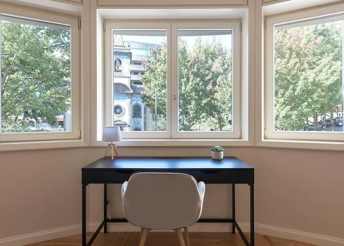 Luxury Center Emporium